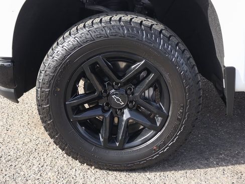 Used 2020 Chevrolet Silverado 1500 LT Trail Boss image 46