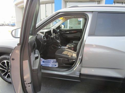 Certified 2024 Chevrolet TrailBlazer LT w/ LT Cold Weather Package image 17