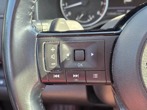 Used 2022 Nissan Pathfinder SV FWD image 22