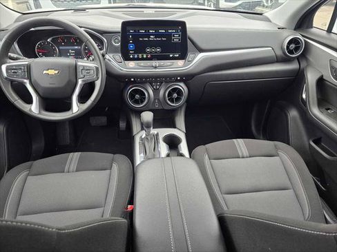 Used 2025 Chevrolet Blazer LT AWD/4WD image 17