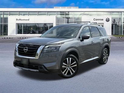 Used 2025 Nissan Pathfinder Platinum