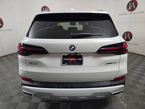 Used 2024 BMW X5 xDrive40i w/ Parking Assistance Package AWD/4WD image 8