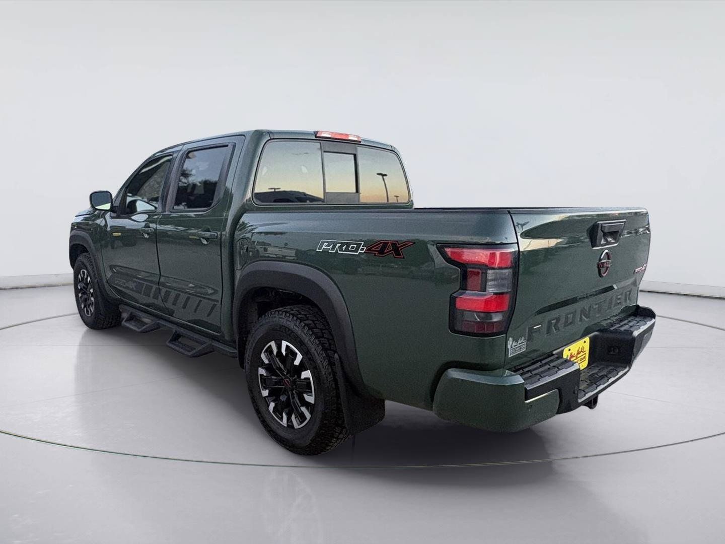 Used 2022 Nissan Frontier PRO-4X w/ Technology Package AWD/4WD image 5