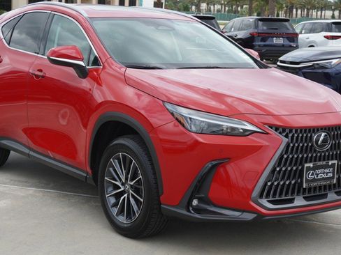 Used 2025 Lexus NX 250 FWD w/ Accessory Package (Z1) image 3