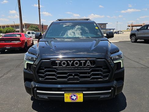 Used 2025 Toyota Sequoia TRD Pro AWD/4WD image 8