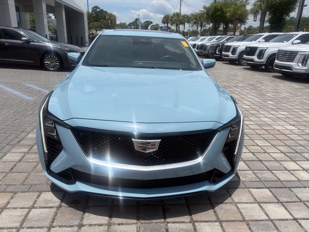 Used 2025 Cadillac CT5 V RWD image 4