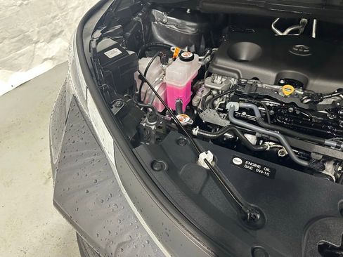 Used 2025 Toyota Sienna LE FWD image 71