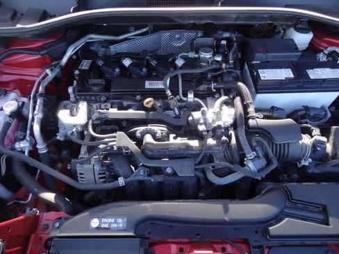 Used 2023 Toyota Corolla Cross XLE image 33