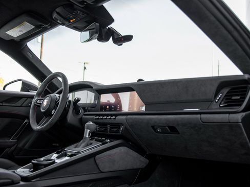 Certified 2025 Porsche 911 GT3 image 42