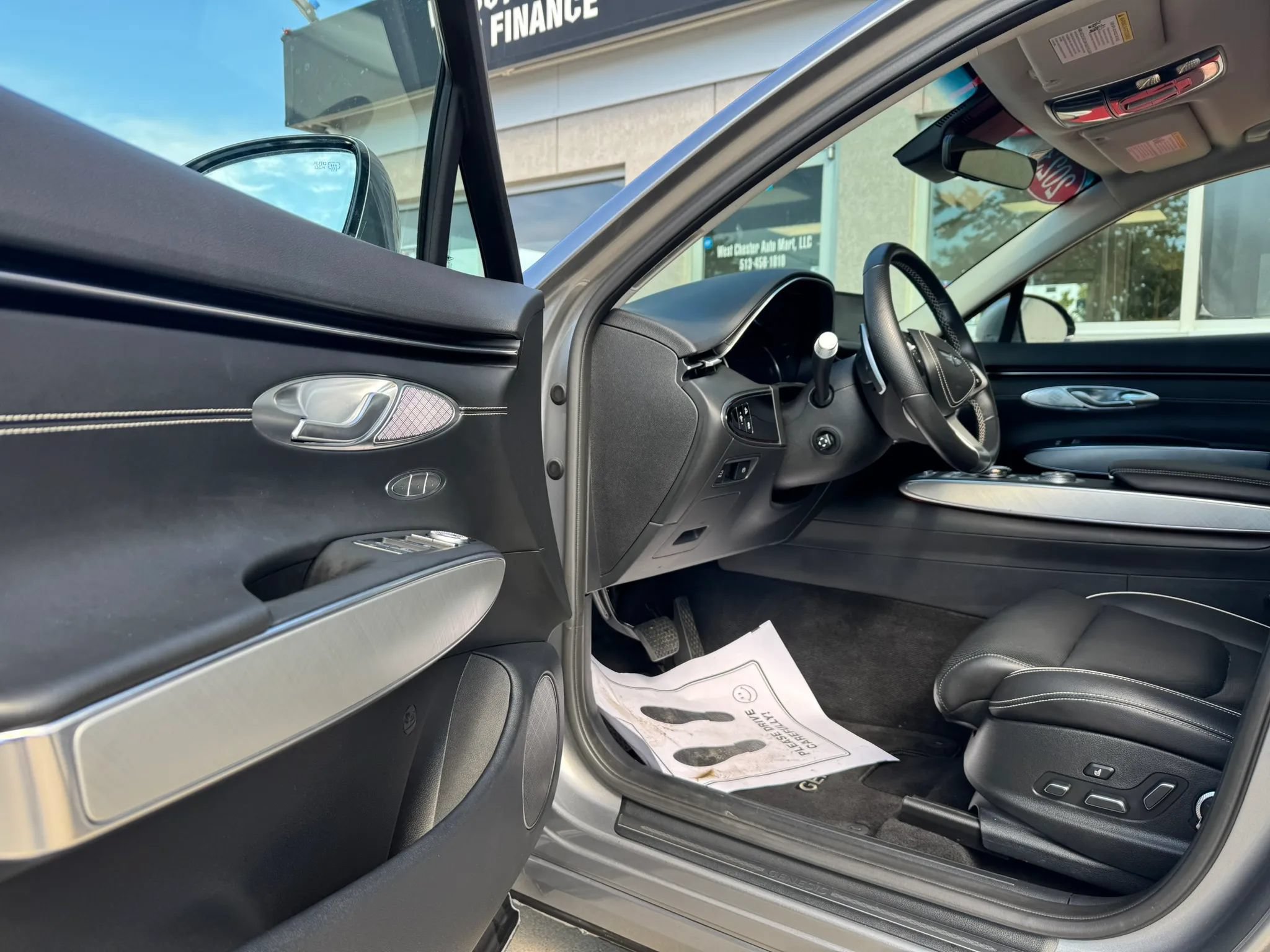Used 2023 Genesis Electrified GV70 AWD/4WD image 8