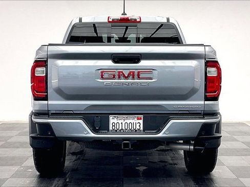 Used 2023 GMC Canyon Denali image 3