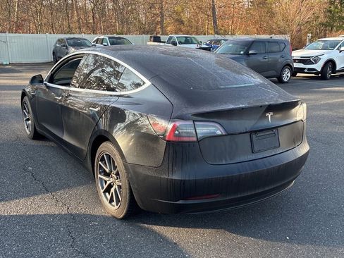 Used 2019 Tesla Model 3 Standard Range Plus image 4
