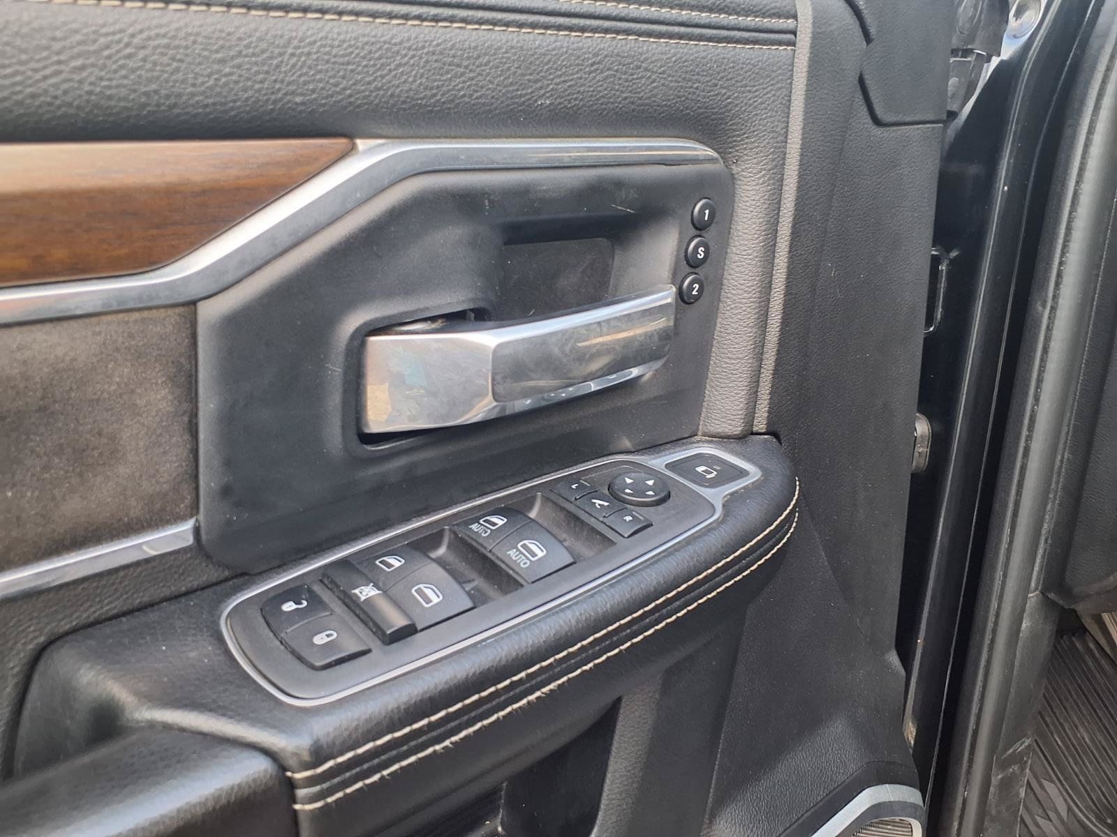 Used 2022 RAM 2500 Laramie AWD/4WD image 12