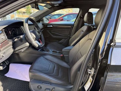 Certified 2022 Volkswagen Jetta GLI Autobahn w/ GLI Black Package FWD image 18