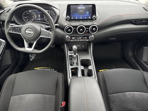 Used 2025 Nissan Sentra SR FWD image 10