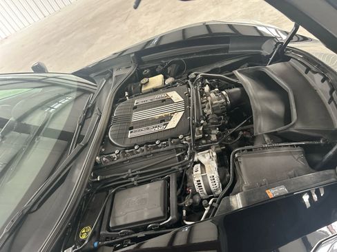 Used 2015 Chevrolet Corvette Z06 w/ 3LZ Preferred Equipment Group image 16