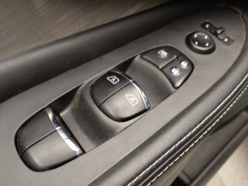 Used 2018 Nissan Murano Platinum image 27