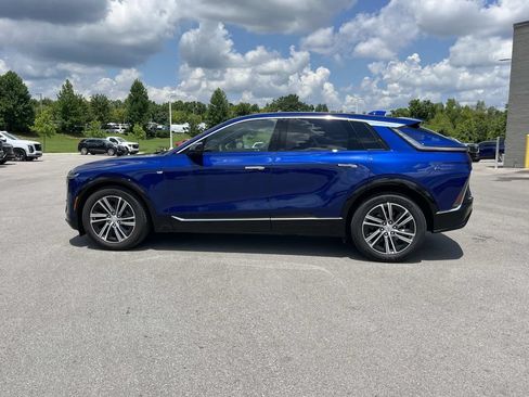 Used 2024 Cadillac Lyriq Luxury RWD image 2