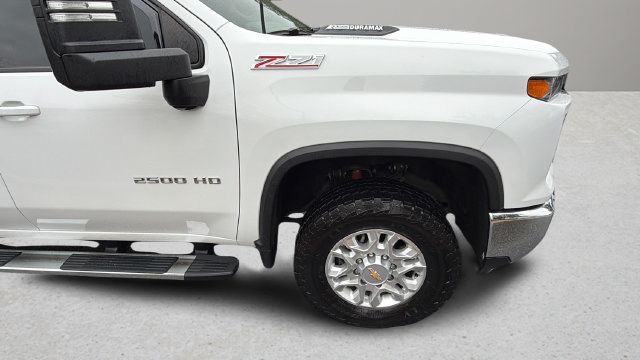 Used 2024 Chevrolet Silverado 2500 LT AWD/4WD image 34