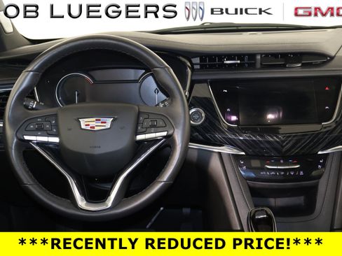 Certified 2025 Cadillac XT6 Premium Luxury FWD image 13
