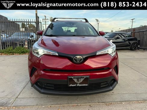 Used 2019 Toyota C-HR XLE image 2