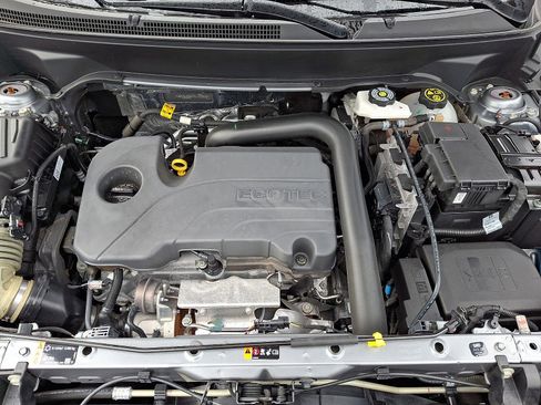 Used 2024 GMC Terrain SLT image 27