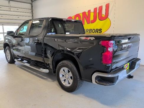 Used 2022 Chevrolet Silverado 1500 LT w/ Fleet Comfort Package AWD/4WD image 2