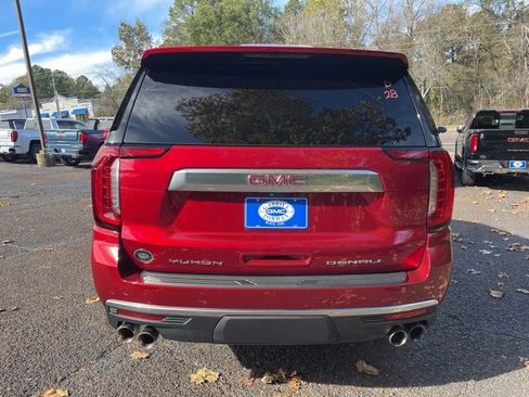 Used 2024 GMC Yukon Denali w/ Advanced Technology Package image 4