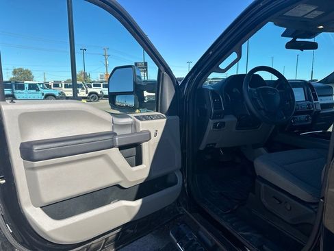 Used 2021 Ford F250 XLT w/ XLT Premium Package AWD/4WD image 14