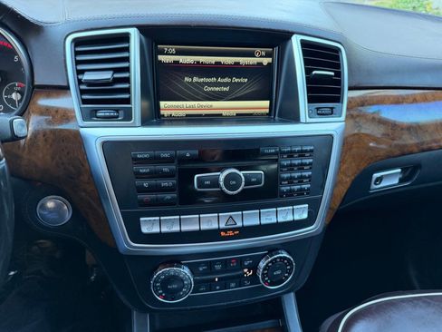 Used 2016 Mercedes-Benz GL 320 BlueTEC 4MATIC image 11