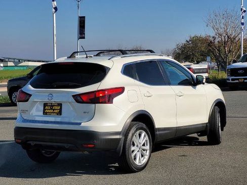Used 2019 Nissan Rogue Sport SV w/ Technology Package image 4