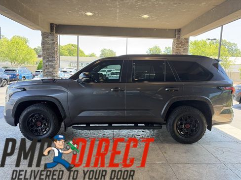 Used 2024 Toyota Sequoia TRD Pro AWD/4WD image 10