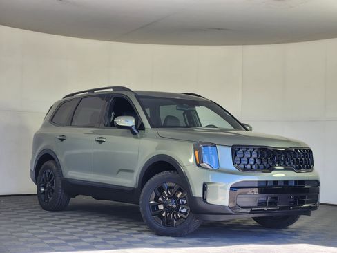 Used 2025 Kia Telluride AWD image 1