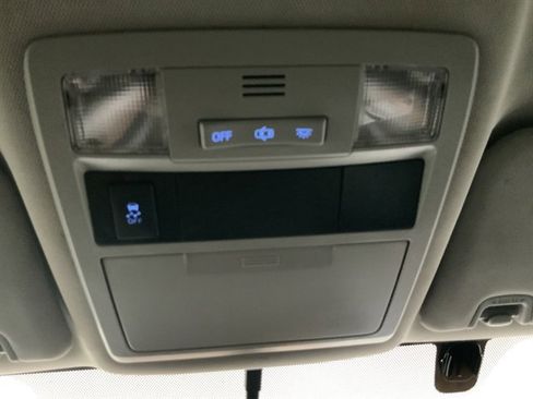 Used 2017 Toyota Tacoma SR5 image 32