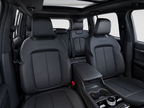 New 2025 Jeep Grand Cherokee Overland AWD/4WD image 16