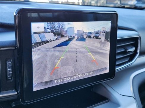 Certified 2022 Ford Explorer XLT w/ Equipment Group 202A image 23