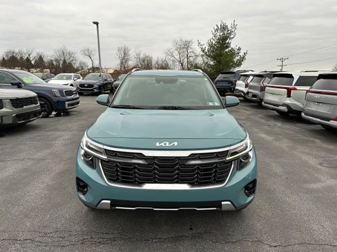 Used 2024 Kia Seltos EX image 2