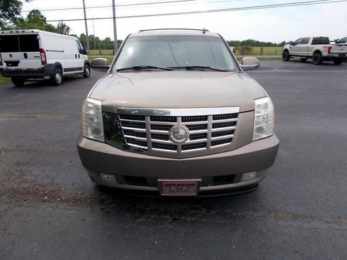 Used 2007 Cadillac Escalade AWD w/ Information Package image 9