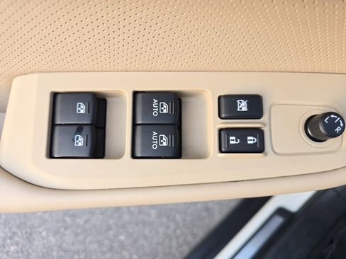 Used 2017 Subaru Outback 2.5i Limited w/ Popular Package #5 image 26