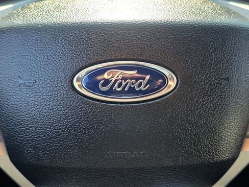 Used 2022 Ford Explorer XLT image 25