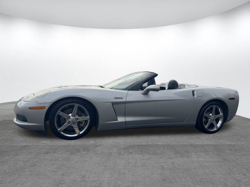 Used 2005 Chevrolet Corvette Convertible w/ Preferred Equipment Group image 11