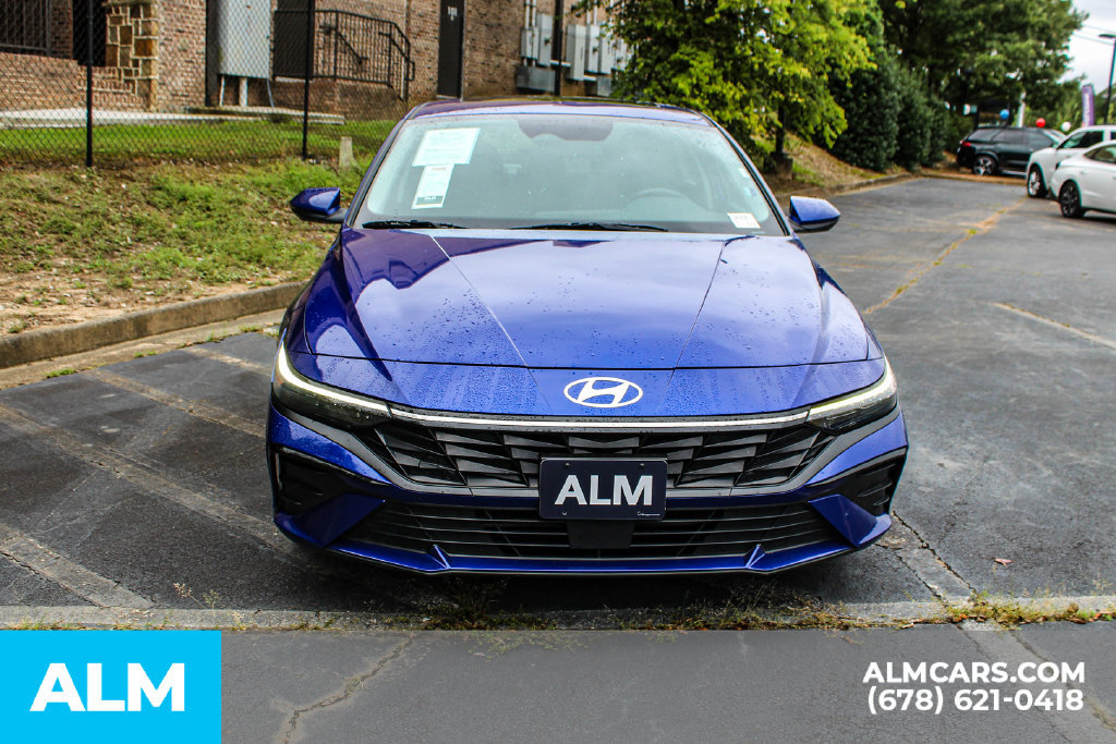Used 2025 Hyundai Elantra SEL FWD image 8