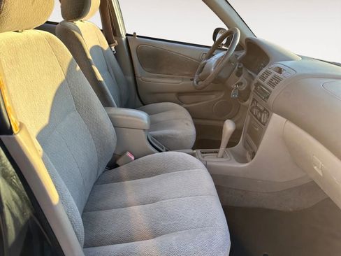 Used 2001 Toyota Corolla CE image 11