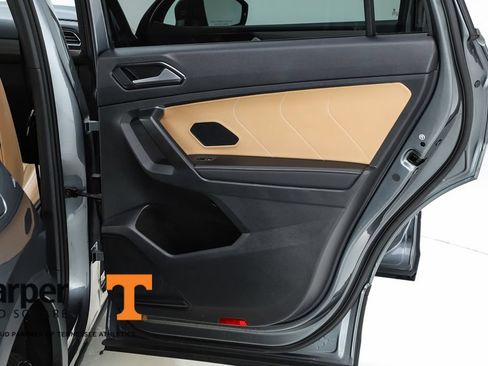 Used 2022 Volkswagen Tiguan SE w/ Panoramic Sunroof Package AWD/4WD image 68