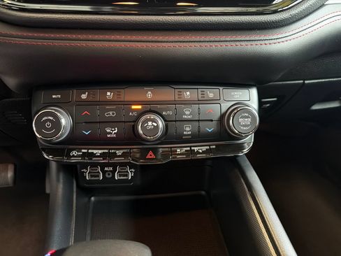 Used 2024 Dodge Durango GT AWD/4WD image 26
