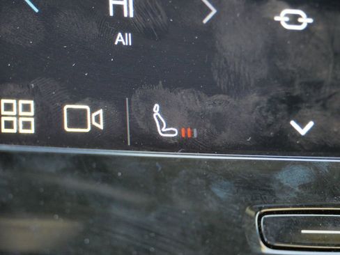 Used 2024 Volvo XC40 B5 Core image 46