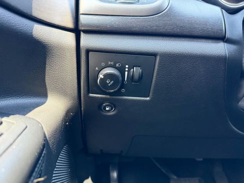 Used 2018 Jeep Grand Cherokee Laredo AWD/4WD image 18