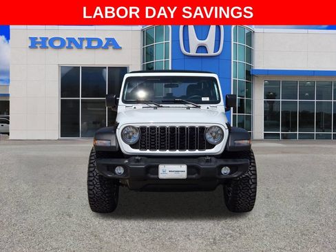 Used 2025 Jeep Wrangler Sport AWD/4WD image 8