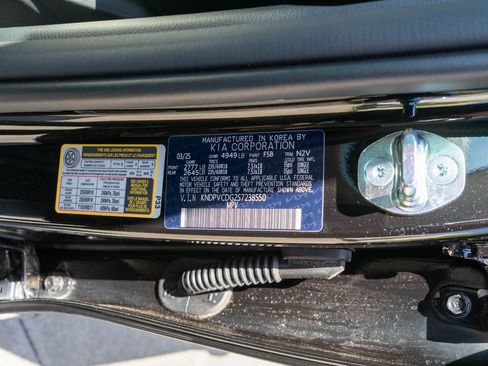 Used 2025 Kia Sportage EX AWD/4WD image 32