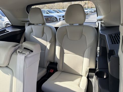 Certified 2023 Volvo XC90 B5 Core w/ Protection Package Premier image 33